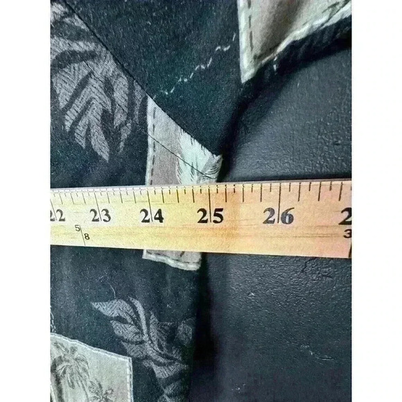 St Johns Bay Island Style 90s Hawaiian Shirt Size L BLK 100% Rayon Short Sleeves - Picture 6 of 6